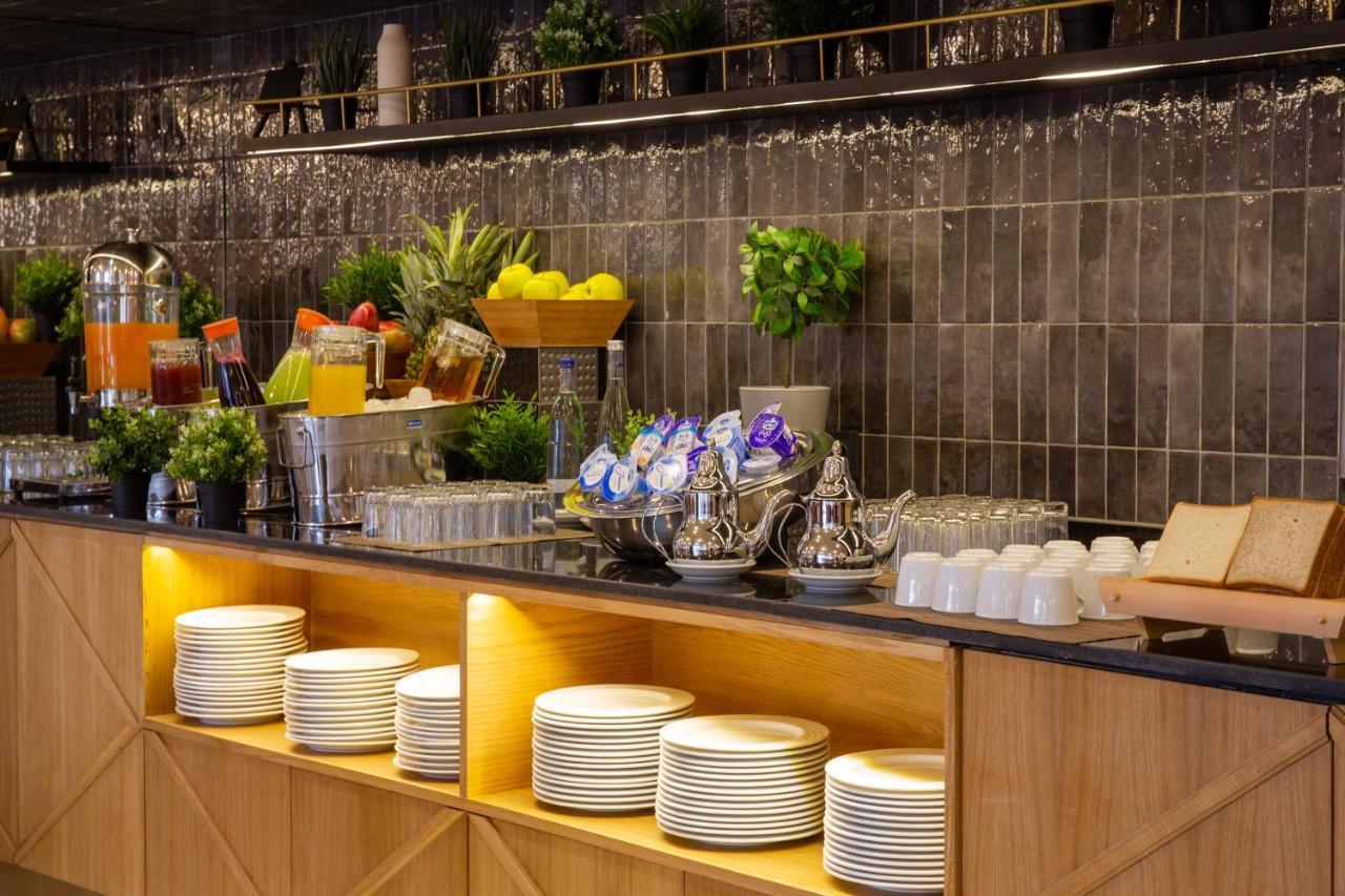 Business Hotel